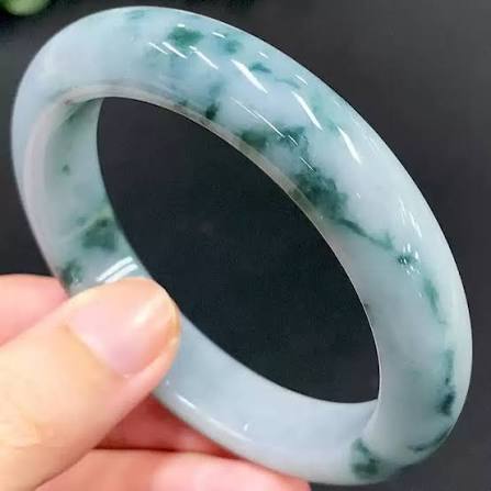 糯冰种飘花翡翠手镯